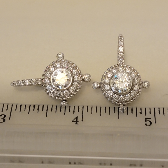 Earrings - Picture 2 of 9